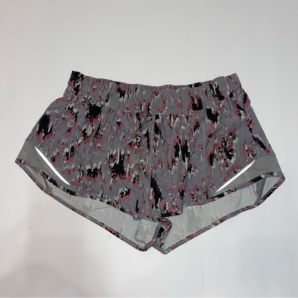 Lululemon Women’s Sz 10 Hotty Hot Shorts II 2.5" Floral Flux Multi Raceway Grey